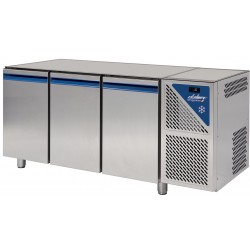 Table réfrigérée positive 0/+10°C - 606 L - 3 portes pleines - Prof. 800 - 600 x 400 - Sans dessus - TP803SD-3 - Dalmec